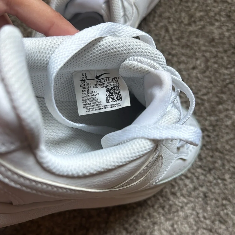 Nike White Women's Sneakers